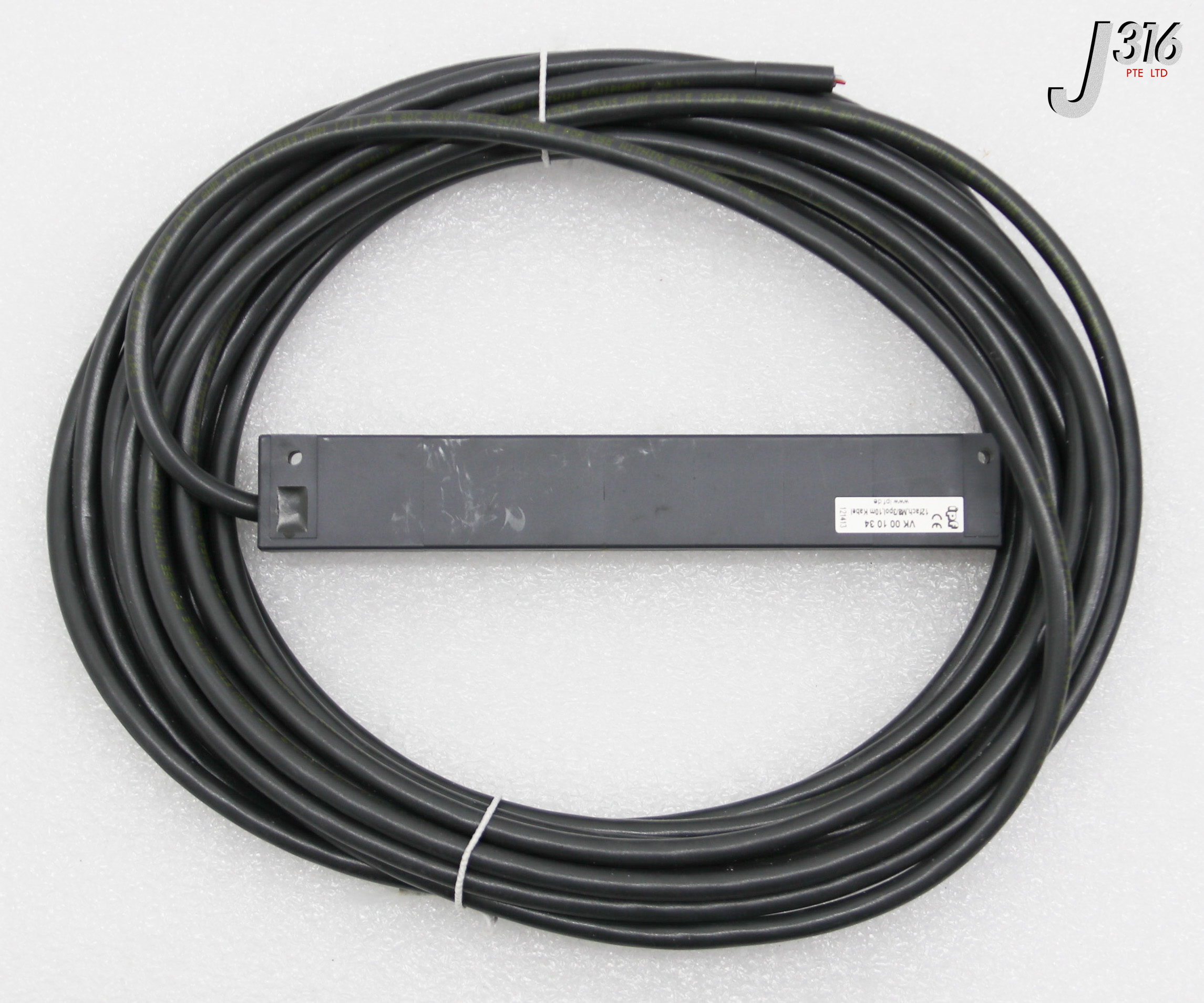 36682 IPF ELECTRONIC CABLE DISTRIBUTOR, 12X M8 3 PIN NEW) VK 00 10